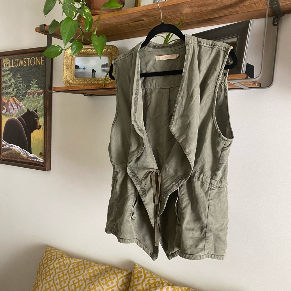 Max Jeans Hunter Green Vest - Picture 2 of 7